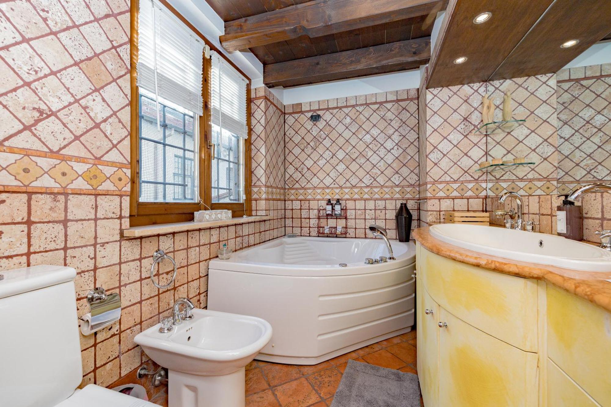Malpensa Jacuzzi House